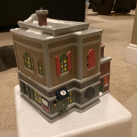 Department 56 Snow Village- Village Realty - Picture 3 of 5